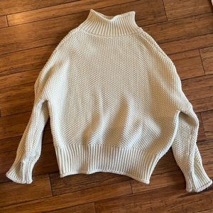 Oversized knit turtleneck